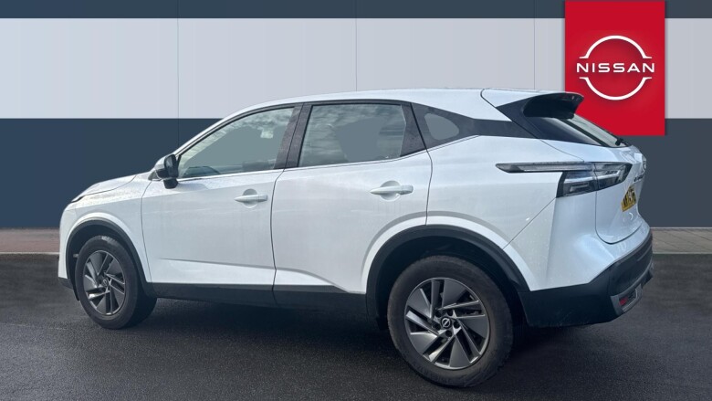 Nissan Qashqai 1.3 DiG-T MH Acenta Premium 5dr Petrol Hatchback